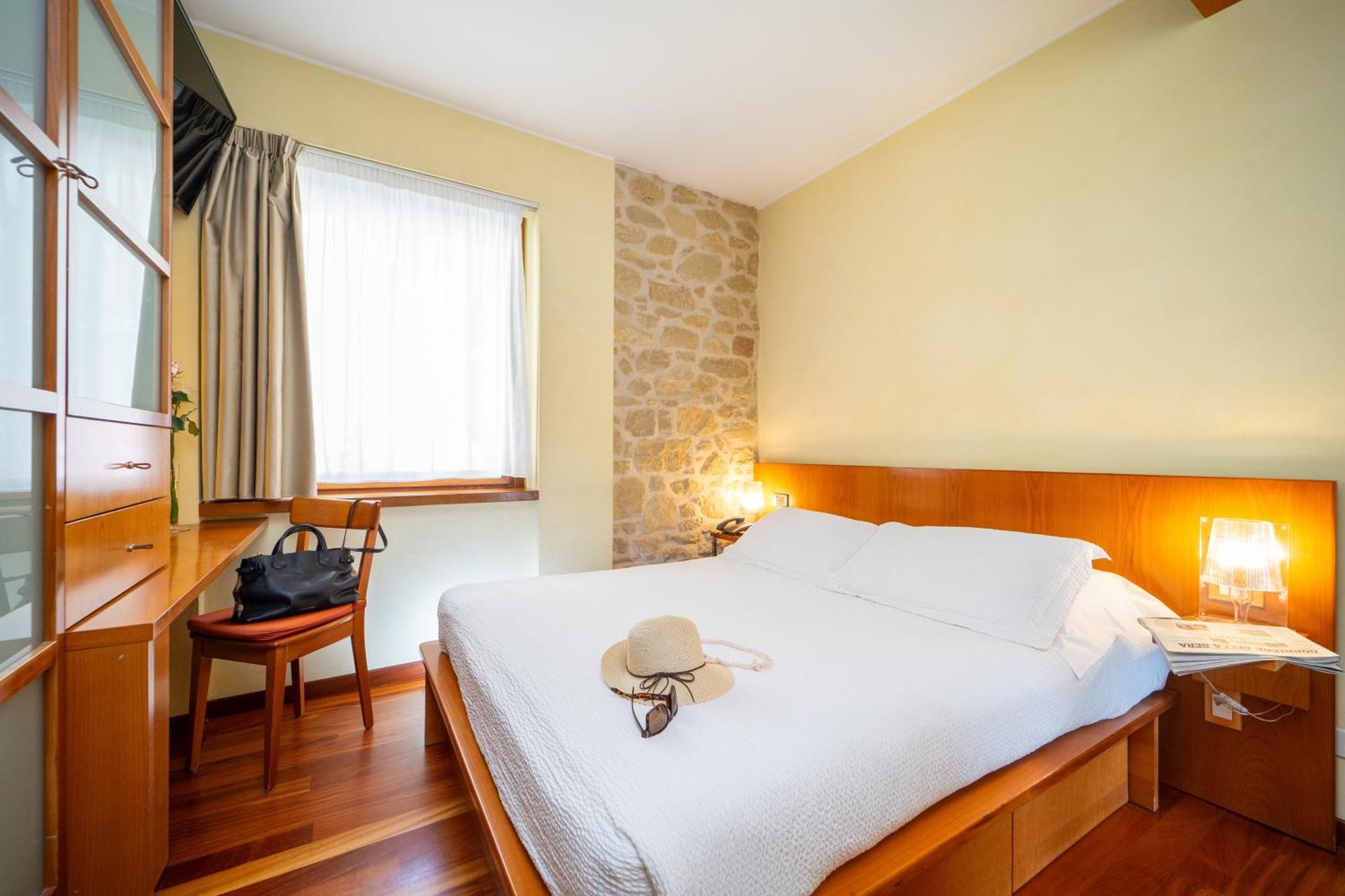 Classic Double Room,1588048948:JPEG