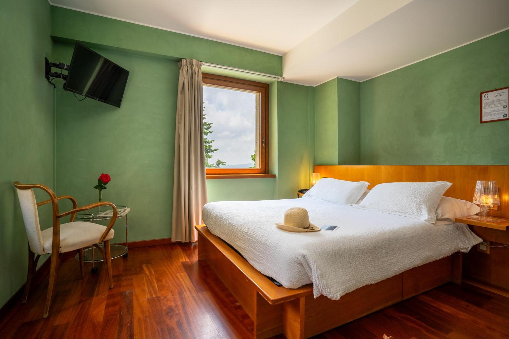 Triple Room,1588048967:JPEG