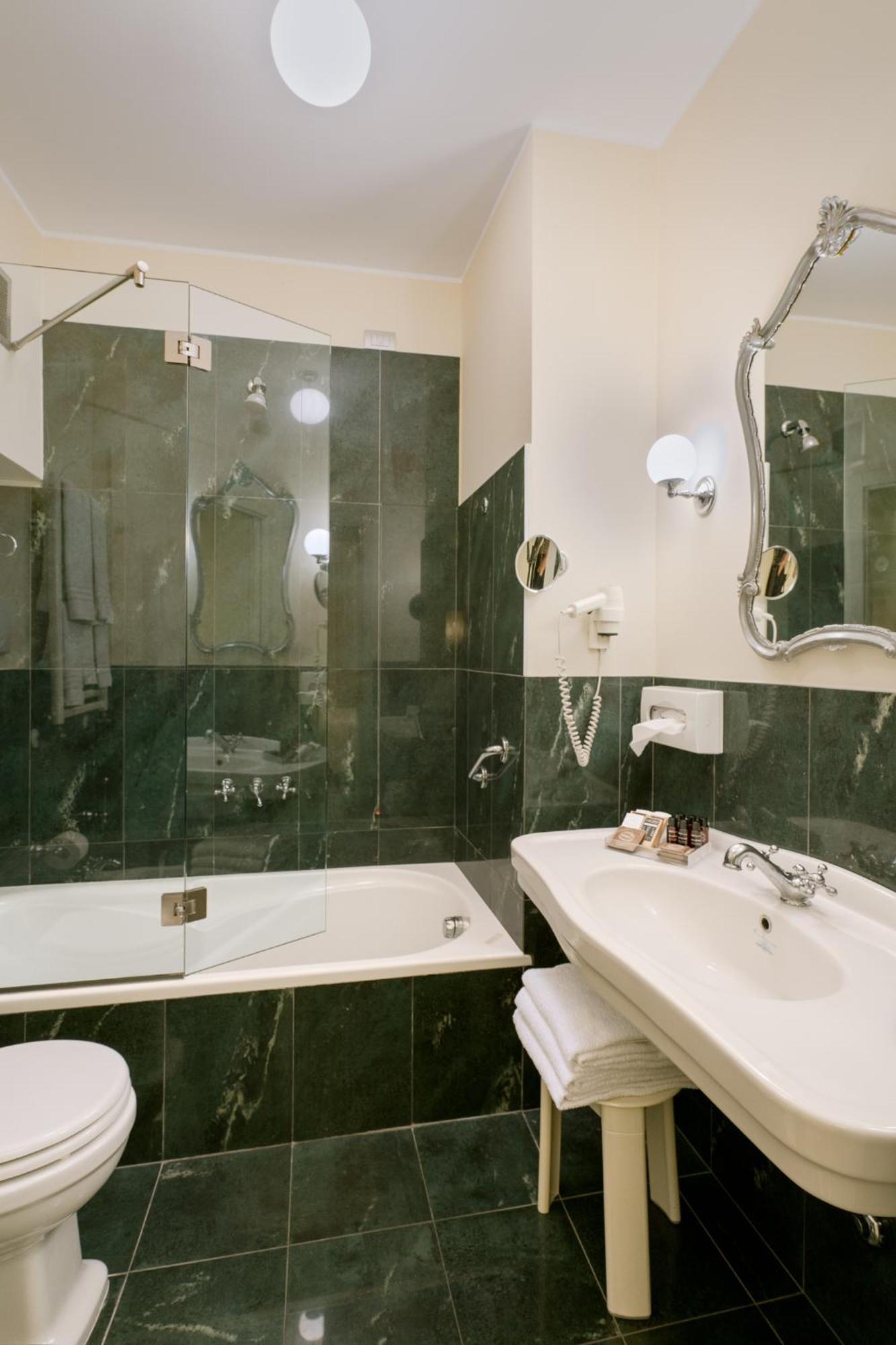 Classic Double or Twin Room,1662977396:JPEG